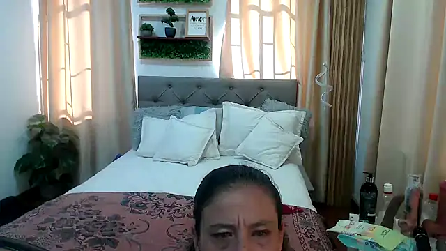 sasi luna online show from 20, 6, 2026