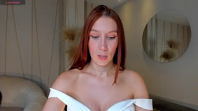 MiaFarrell  online show from 19, 3, 2025