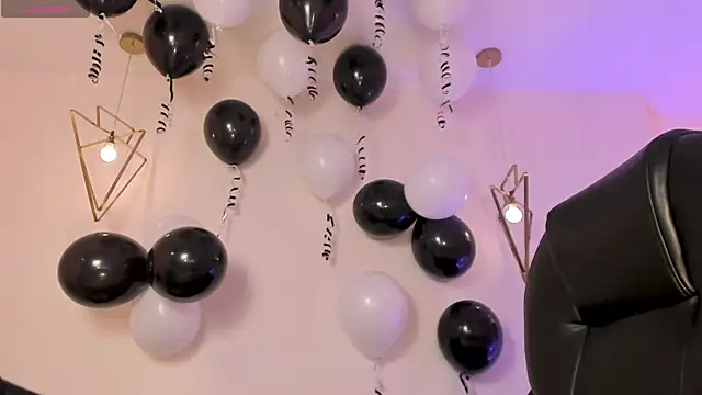 MiaFarrell  online show from 10, 11, 2025