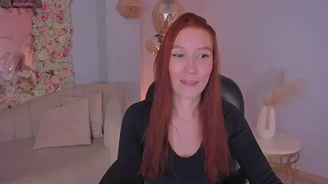 MiaFarrell  online show from 11, 5, 2026