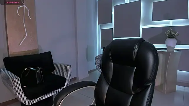 BellaCarteer  online show from 13, 10, 2025