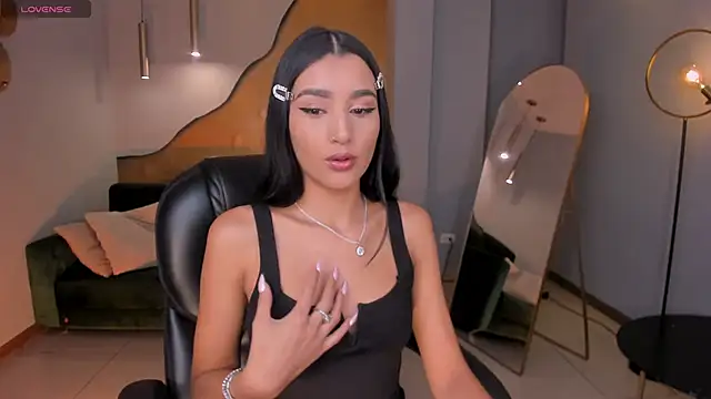 BellaCarteer  online show from 25, 10, 2025