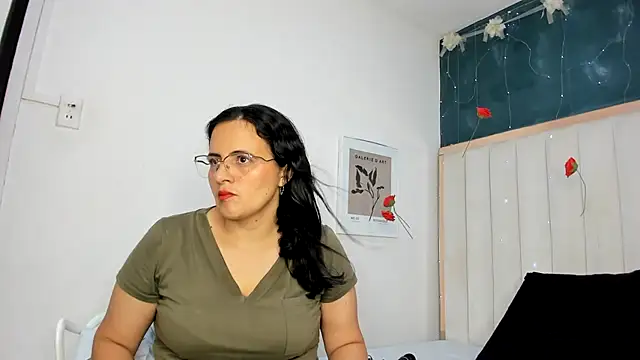 africa holmes online show from 27, 5, 2026