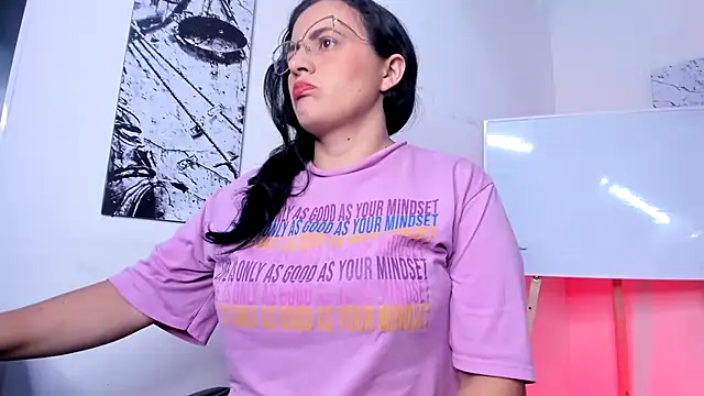 africa holmes online show from 30, 4, 2026