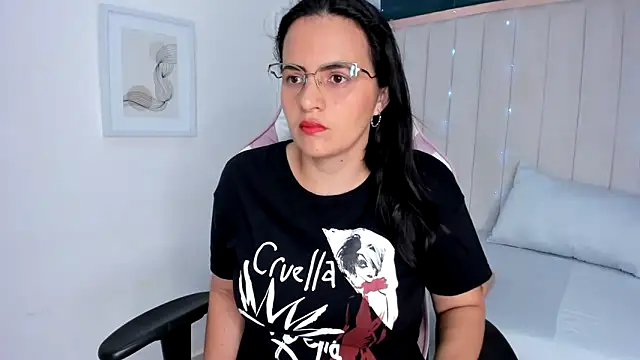 africa holmes online show from 12, 9, 2025