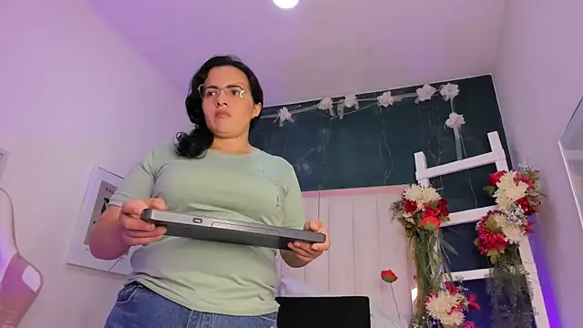 africa holmes online show from 12, 3, 2026