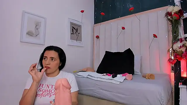 africa holmes online show from 19, 2, 2026