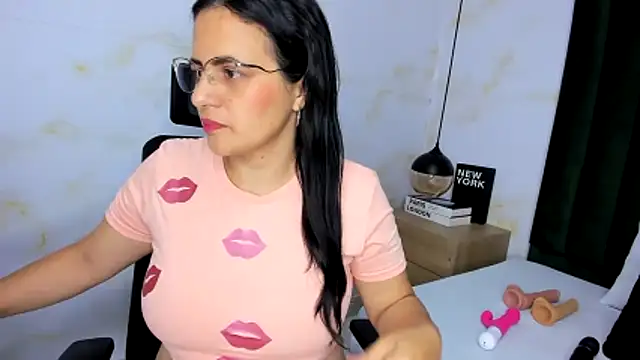 africa holmes online show from 13, 11, 2025