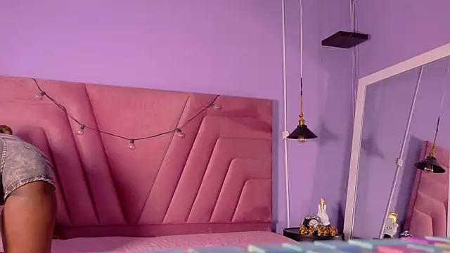 kinkyandsavage online show from 5, 12, 2025