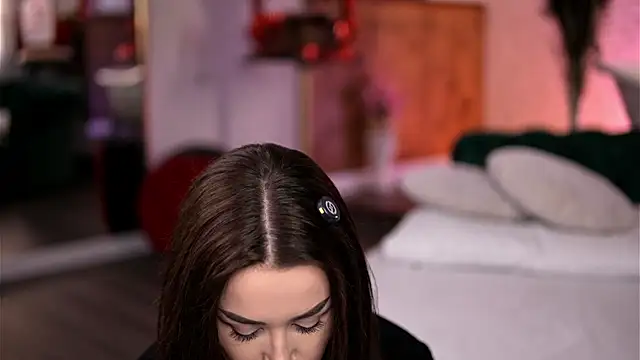 Jenna Day online show from 5, 4, 2026