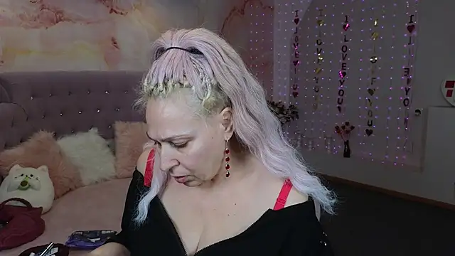 Penelope Pinky online show from 12, 3, 2025