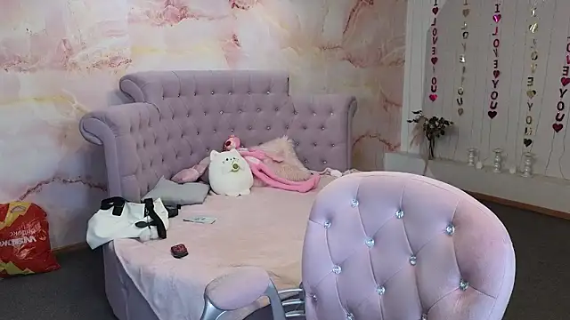 Penelope Pinky online show from 9, 9, 2025