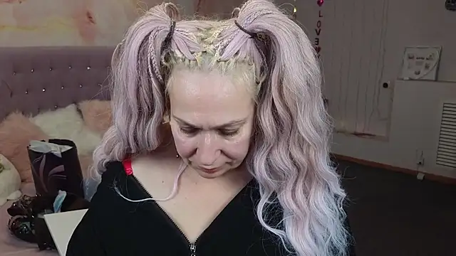 Penelope Pinky online show from 7, 3, 2025