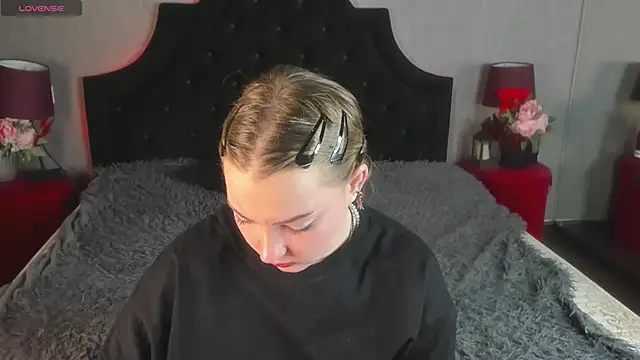 Lilly  Bennet online show from 8, 1, 2025