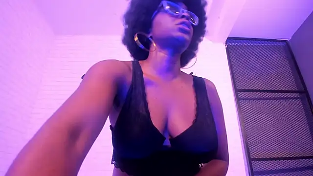 lolajenkins  online show from 18, 2, 2025