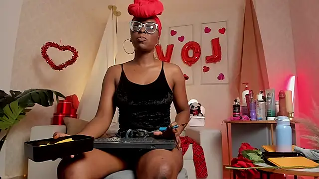 lolajenkins  online show from 15, 2, 2025