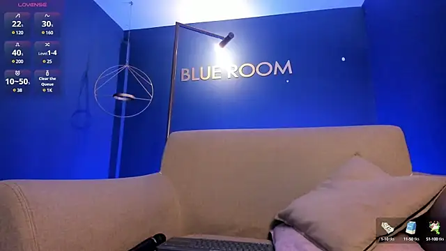 lolajenkins  online show from 13, 2, 2025