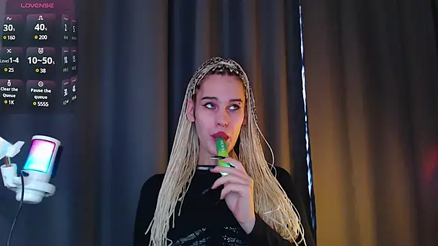 Cassie Bae online show from 22, 3, 2025