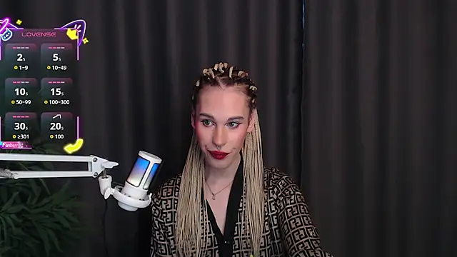 Cassie Bae online show from 18, 12, 2025