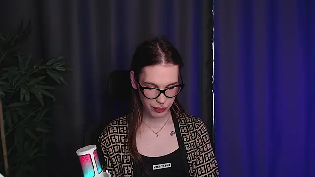 Cassie Bae online show from 13, 3, 2026