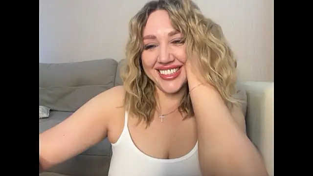 Snapshot of VickyLove047 chatting on 4, 7, 2026 VickyLove047 online show from 4, 7, 2026