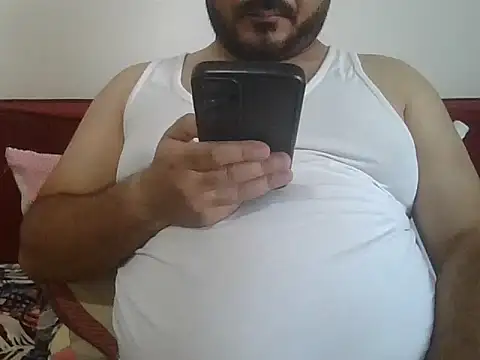 Snapshot of UrfavSlaveBitch chatting on 7, 6, 2026 UrfavSlaveBitch online show from 7, 6, 2026