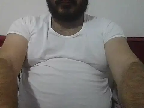 Snapshot of UrfavSlaveBitch chatting on 3, 3, 2026 UrfavSlaveBitch online show from 3, 3, 2026