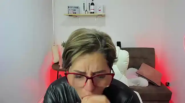 Snapshot of Adeellee_ chatting on 21, 1, 2025 Adeellee online show from 21, 1, 2025