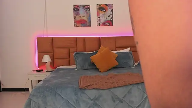 Snapshot of Regina_blum chatting on 6, 2, 2026 Regina blum online show from 6, 2, 2026