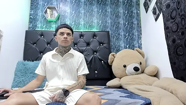 exotic hot couple online show from 10, 1, 2026