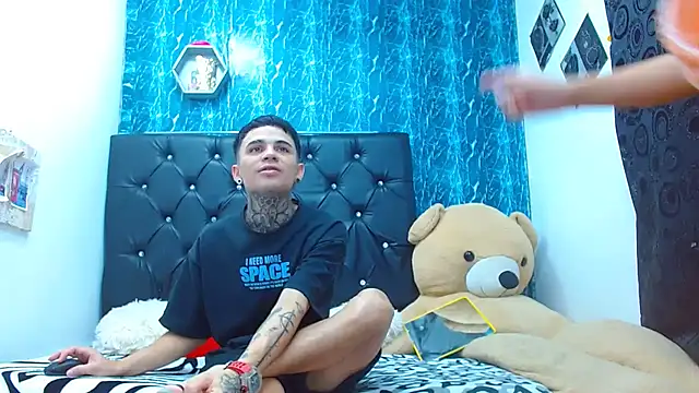 exotic hot couple online show from 9, 3, 2025