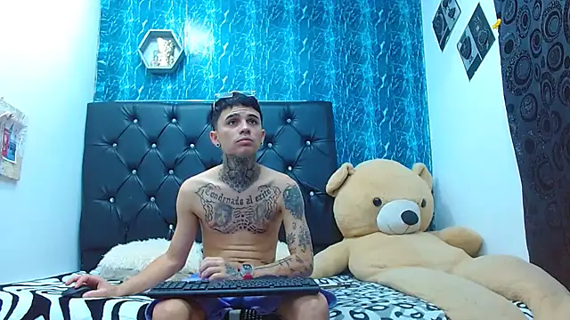 exotic hot couple online show from 3, 3, 2025