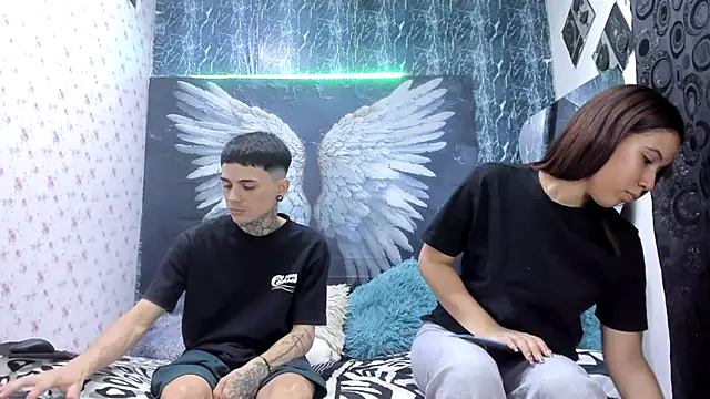 exotic hot couple online show from 15, 4, 2026