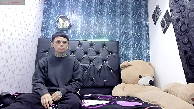 exotic hot couple online show from 6, 2, 2026