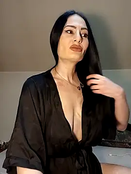 Snapshot of EveeRose chatting on 16, 12, 2025 EveeRose online show from 16, 12, 2025