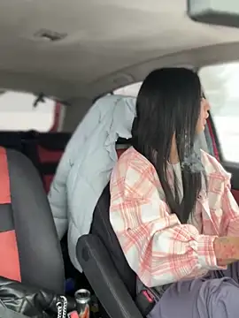 JulliaVegas online show from 5, 3, 2025