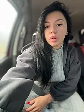 JulliaVegas online show from 6, 5, 2026
