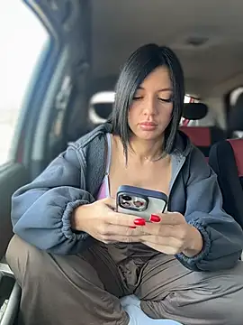 JulliaVegas online show from 4, 5, 2026