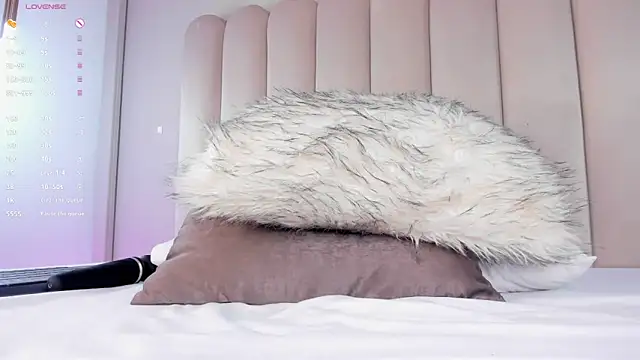 CharlotteDupontt online show from 18, 11, 2025