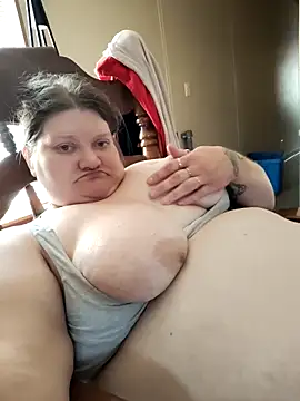 chrissybear84 online show from 9, 9, 2025