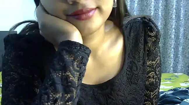 hot  surbhi online show from 5, 3, 2025