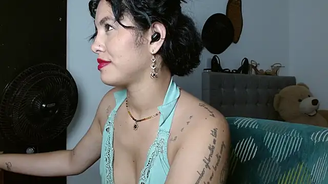 Sexy Lia  online show from 15, 4, 2026