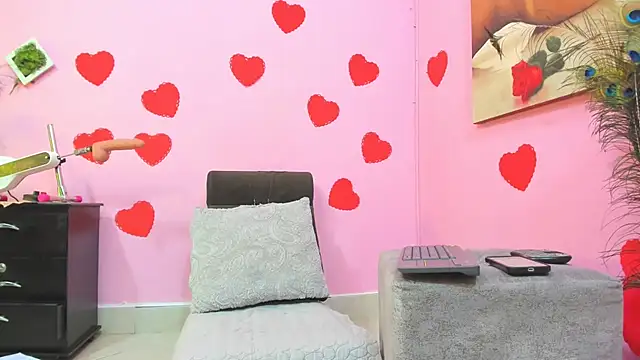 miss--flora online show from 18, 2, 2025