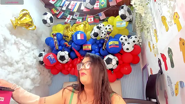 Snapshot of Danniela18_ chatting on 4, 7, 2026 Danniela18 online show from 4, 7, 2026