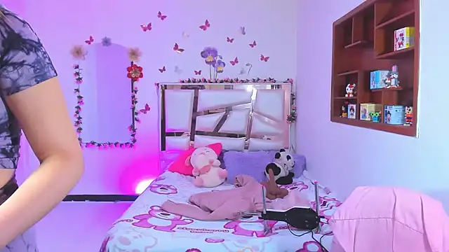 Snapshot of perlabeautiful chatting on 28, 11, 2025 perlabeautiful online show from 28, 11, 2025