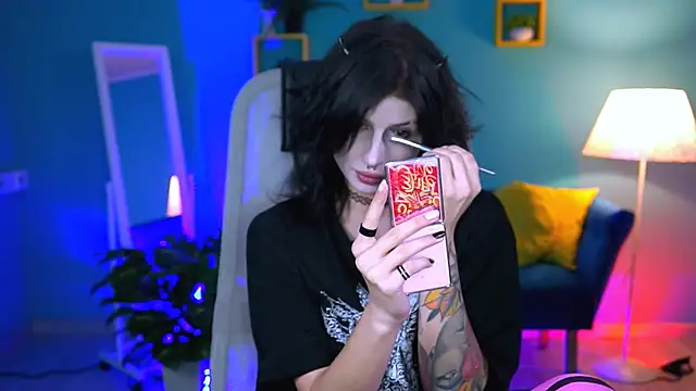 Snapshot of JadeCastle_ chatting on 9, 10, 2025 JadeCastle online show from 9, 10, 2025