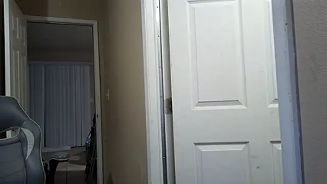 Huntzg23 online show from 5, 4, 2026