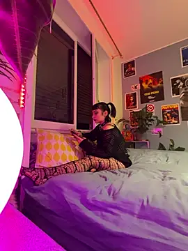 littlewitchxoxo online show from 16, 12, 2024