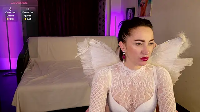 AnneHaddaway online show from 18, 12, 2025