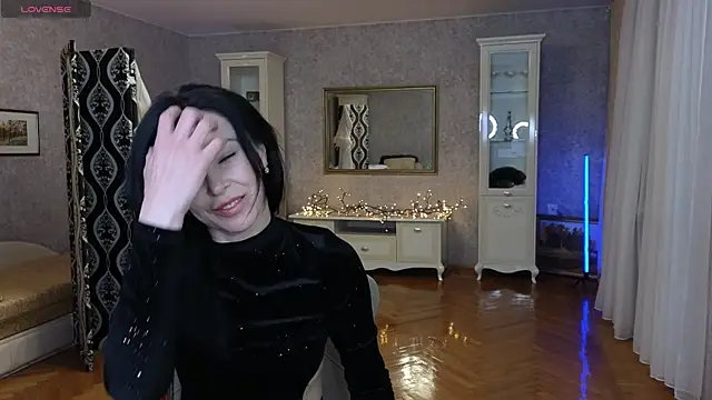 LinaJoy online show from 7, 4, 2026